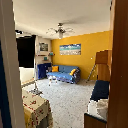 Calme Dans Avec Piscine Et Les Pieds Dans L'eau Apartment *