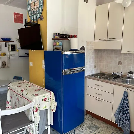 Calme Dans Avec Piscine Et Les Pieds Dans L'eau Apartment *