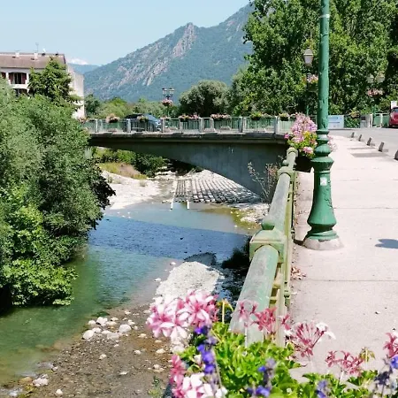 Calme Dans Avec Piscine Et Les Pieds Dans L'eau * Roquebrune-Cap-Martin